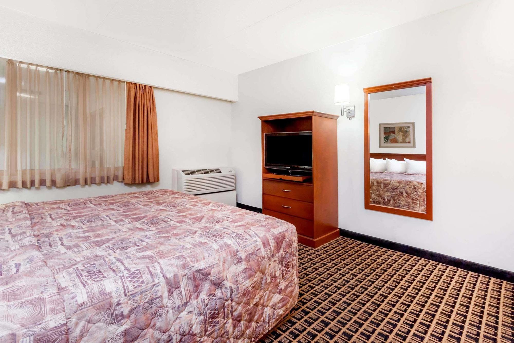 Ramada By Wyndham Yorkton Hotel Exterior photo
